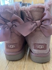 UGG Australia Classic Mini Kids Bootie Pink Fur Lined Bow Ankle US 7 M