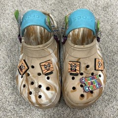 Crocs Limited Edition Cinnamon Toast Crunch Clogs 207925-J3 Junior Size 3 Brown