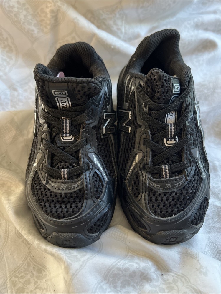 New Balance 740 – Black Silver Metallic