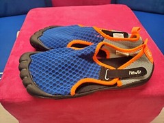 Newtz Blue Orange Lightweight Breathable Water Shoes size Big Kid 4/5
