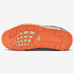 NIKE TRAINER 3 BG YOUTH SIZE 7.0 SAME AS WOMAN 8.5 NEW PEWTE3R ORENWOOD BROWN