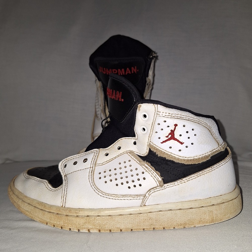 Nike Air Jordan Access Sneaker Youth 5Y White Black Basketball AV7941-101