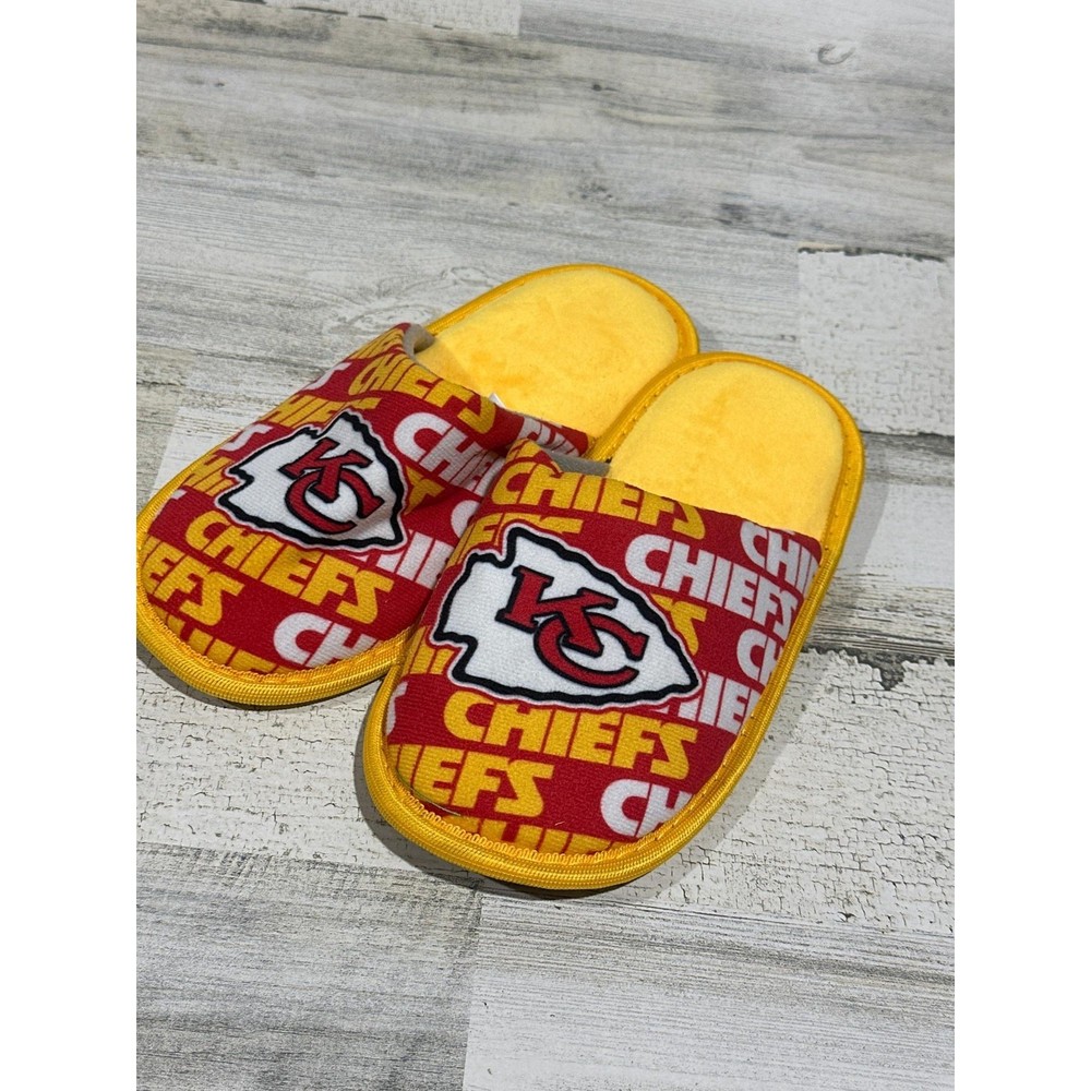NFL Kansas City Chiefs Slippers Kids Size 5/6 Red Yellow Logo Print EUC