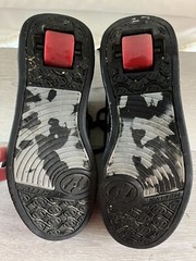 Heelys Youth Propel 2.0 Wheeled Skate Shoes Size YTH 6 Black Red Camo