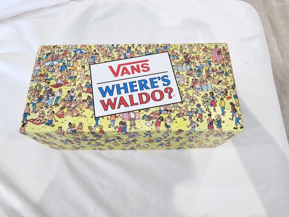 VANS Where’s Waldo? Active Lace Up Graphic White Sneakers Size 2.5 Big Kids