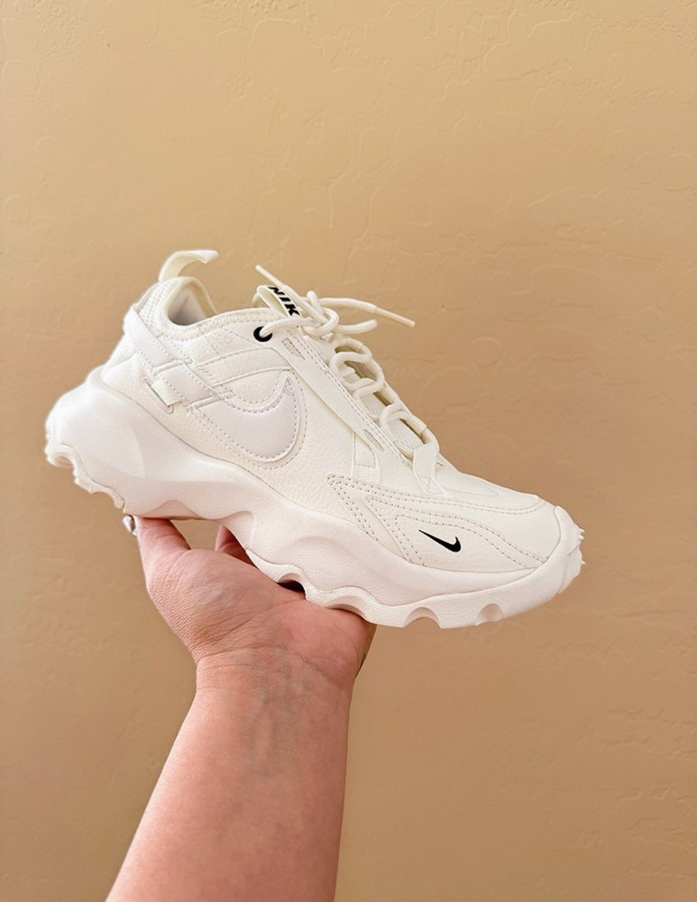 W nike TC7900