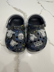 Crocs x Disney Star Wars Mandalorian Grogu Yoda Classic Clogs Toddler/Kids C5