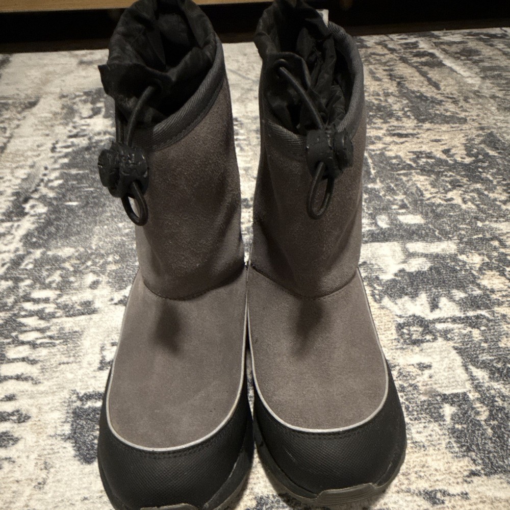 UGG Waterproof Drawstring Snow Boots Suede Gray/Black Unisex Kids size US 2