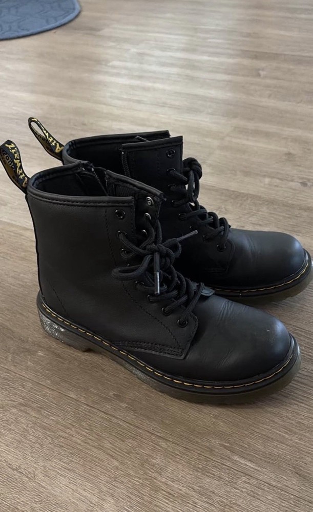 Dr. Martens Black Leather Combat Boots Unisex Kids Lace-Up Non-Slip Rubber Sole