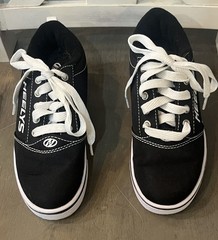 Heelys Propel 2.0 Skate Shoes, Roller Sneakers,Black, White Youth Size 3