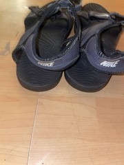 NIKE black Strap Adjustable Sandals Size 6 Youth Boy Girl Athletic Casual