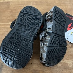 Joybees Kids Size C6/7- Durable & Comfy Sandal – Black/Camo With Popinz