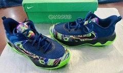 Nike Giannis Immortality 4 KC GS Size 7Y Blue Void/Green Strike: Damaged Box