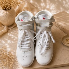 Reebok Classic White High Top Sneakers Hook & Loop Straps Youth US 3.5 EU 34.5