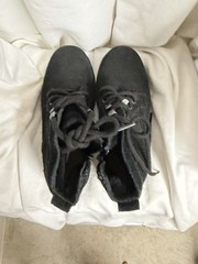 UGG Unisex Kid Chukka Boot, Size 3 Black