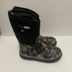 Bogs Youth 5 Waterproof Winter Snow Boots Classic High Insulated Moon Design