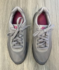 NIKE AIR MAX INVIGOR GREY PURPLE TRAINERS ATHLETIC SNEAKERS SIZE 4Y