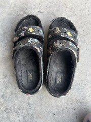 Crocs Classic Mammoth Luxe Minnie Mouse Faux Fur Lined Clog Black US 8