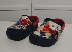 Pre Owned Crocs Marvel Avengers Clogs Youth Size C 11 Iron Man Captain America