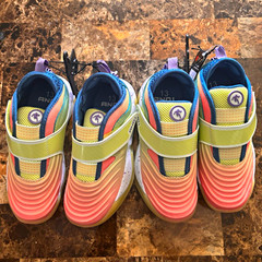 AND1 Unisex Kids Size 13 Low Top Hook & Loop Colorblock Basketball Sneakers