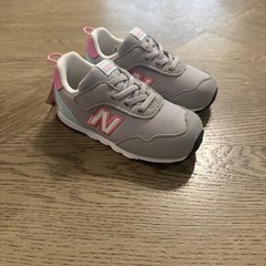 New Balance Kids 515 V1 New-B Hook & Loop Sneaker, Size 7 Unisex Toddler