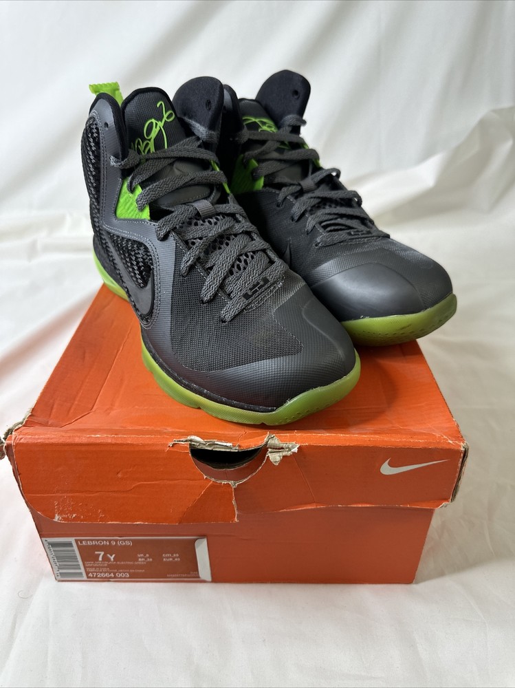 Size 7 (GS) – Nike LeBron 9 Mid Dunkman