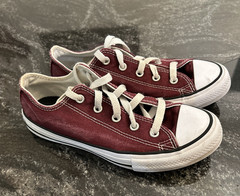 Converse Chuck Taylor All Star Maroon Canvas Low Top Youth Sneakers Size 2 kids