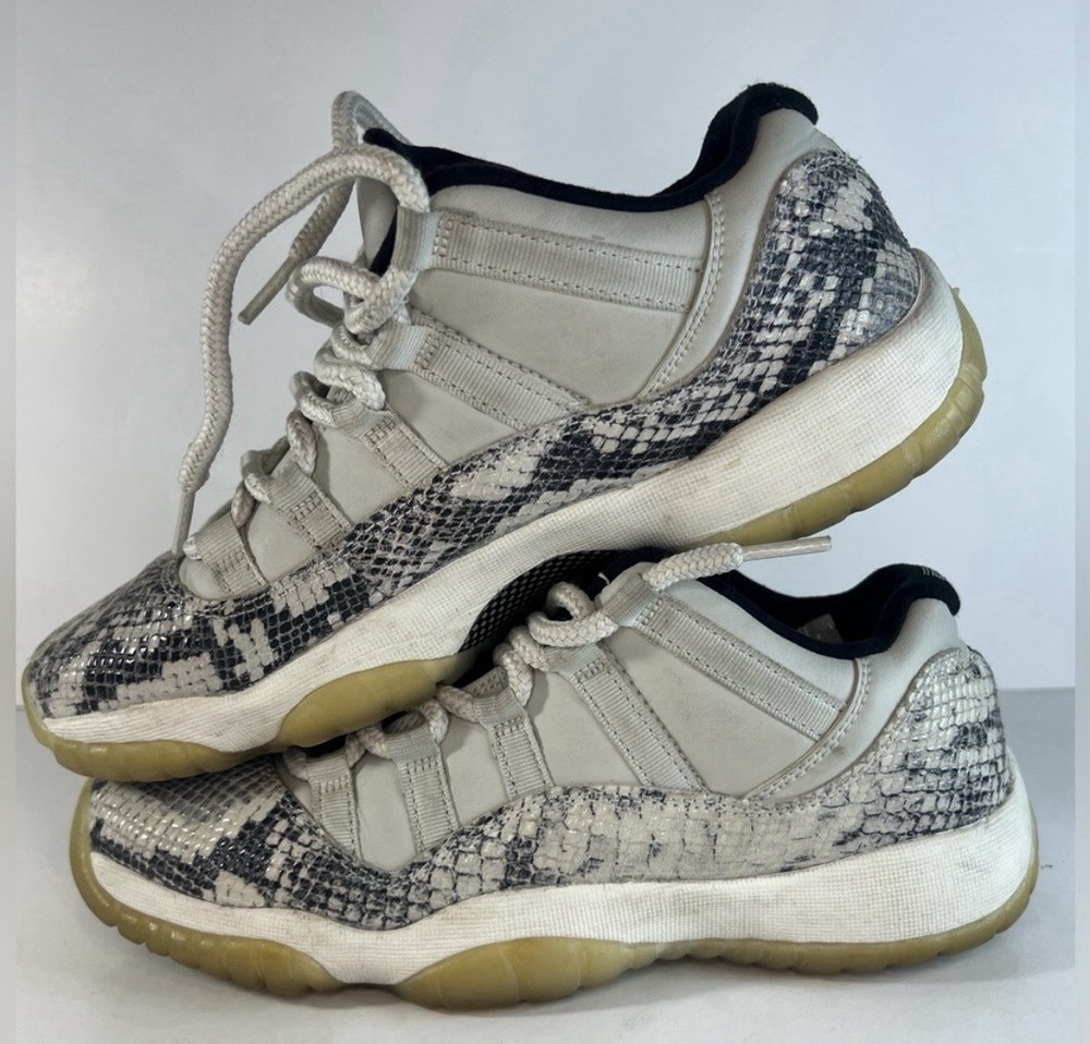 Jordan 11 Retro Low Light Bone Snakeskin – Kids US 7Y No Box