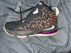 Lebron 17 Lake Show Size 6y Basketball Shoes