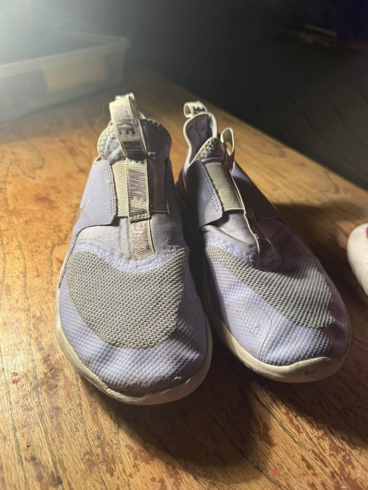 NIKE AT4663-501 Flex Runner Slip On Purple Casual Shoes Youth Size 4Y lavender