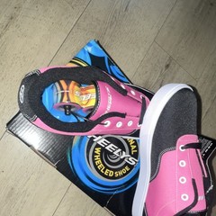 Heelys Pink Black White Wheeled Sneaker Unisex Kids Low Top Lace Up Logo