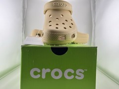 Crocs Classic clog Color Wheat Unisex Big Kids-Size J6 Also Fits Women’s 7.5