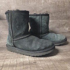 UGGS KIDS CLASSIC BOOTS SIZE 4 1017703K suede sherpa black **read**