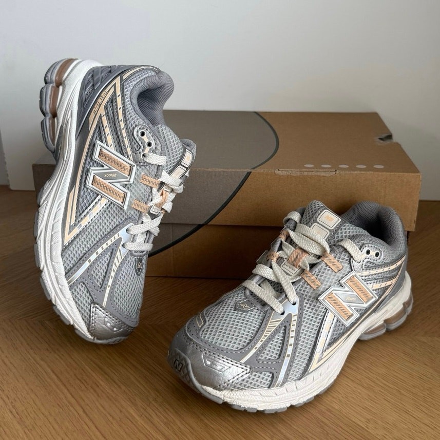 New Balance 1906 R Rain Cloud/ Peach Blossom Kids Sneakers PC1906EV- SZ 2 Y