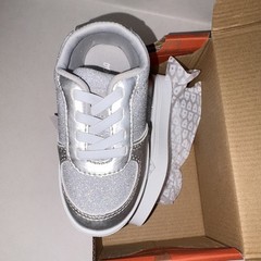 Oomphies Mika Silver/White Glitter Lace-Up Low Top Sneakers Kids 7C EU 23.5