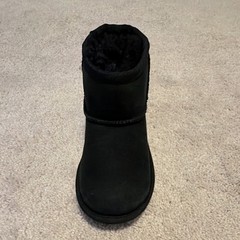 UGG Classic Mini Black Suede Ankle Bootie w/ Faux Fur Trim Children’s US 10