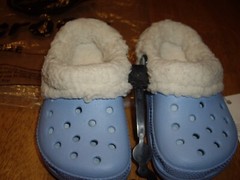 NEW Child Size C 6-7 Crocs Mammoth Kids Slip On Light Blue w Fuzzy Lining TWINS
