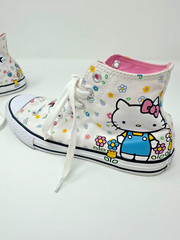 HELLO KITTY Converse Chuck Taylor All-Star Hi Top Junior US 4