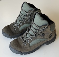Merrell Eagle Kids Hiking Boots Size 5 Women’s Size 6.5-7 Graphite Wear Them Out