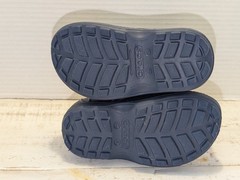 Crocs Handle It Kids‘ Rain Boots in Navy Blue Size C8