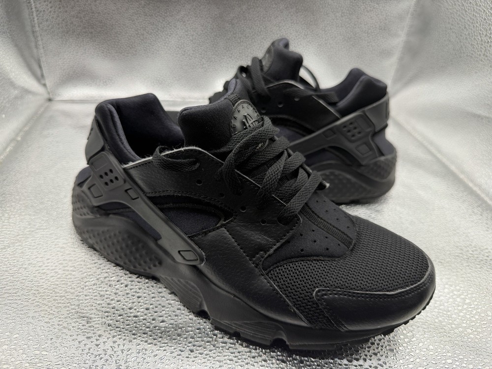 Size 7Y (GS) – Nike Huarache Run Low Triple Black 654275-016 SNEAKERS