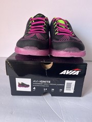 Avia big kid glowing sneakers Slip On size 4 new
