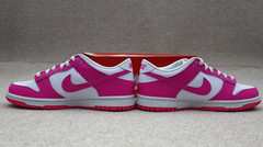 Nike Dunk Low Laser Fuchsia Pink GS Size FB9109-102 Size 7 Youth
