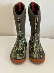 Bogs Boots Youth Size 13 Camo Classics Fall Winter Spring Snow Rain Boots