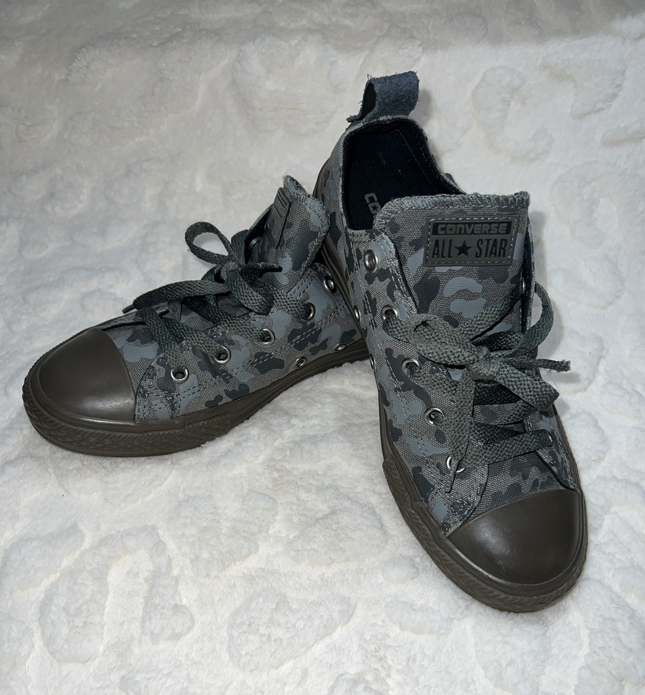 Chuck Taylor Converse All-Star Green Camouflage Low Top Size 4 Juniors Unisex