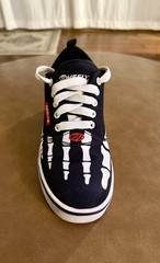 Heelys Pro 20 Prints Skeleton Wheeled Sneaker Black White Red Youth Size 3