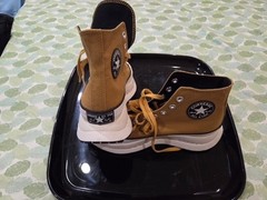 Converse chuck 70 high top platform unisex.8 for BOYS,9.5 for GIRLS.