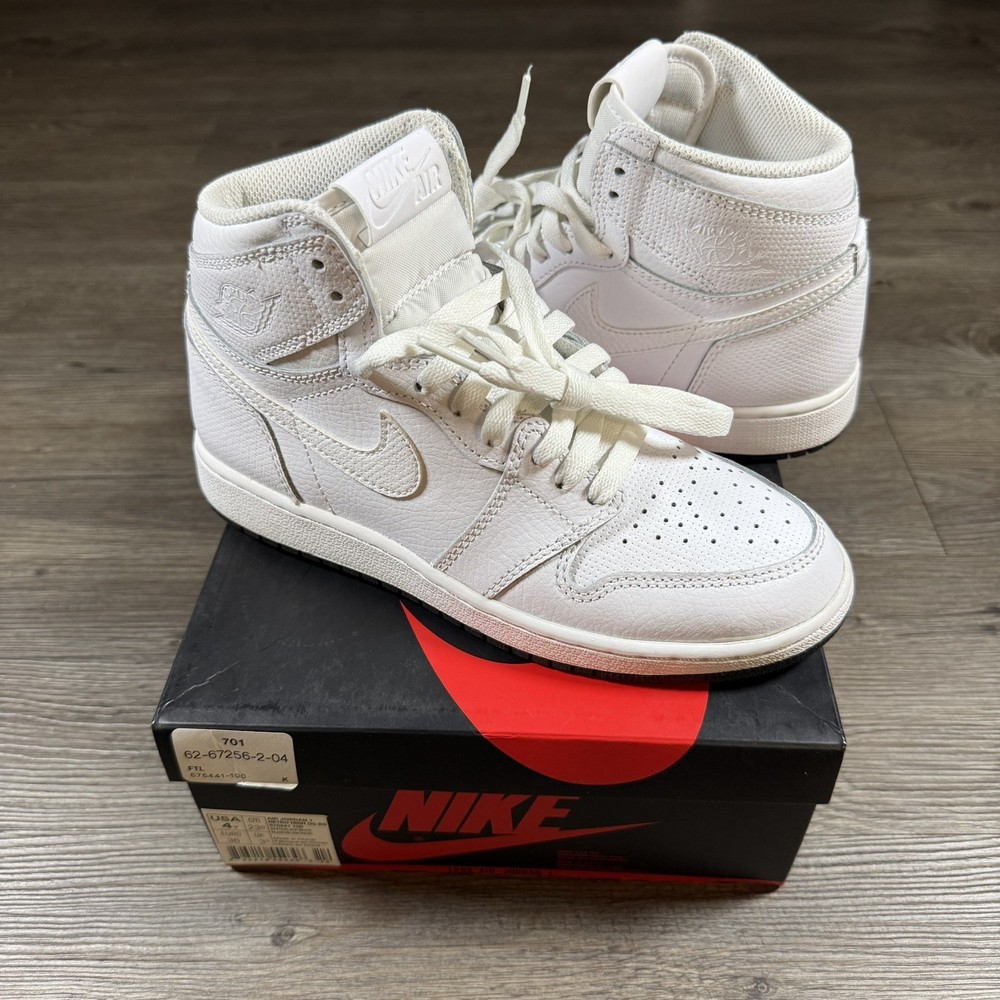 Air Jordan (GS) 1 Retro High OG „PERFORATED WHITE“ 2017 – Size 4Y – 575441 100