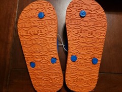 NWT The Children’s Place Green, Orange, Blue Flip Flops Size 1/2 Youth