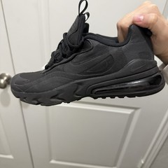 Nike Air Max 270 React „GS“ Running Shoe Triple Black BQ0103-004 Sz 5.5Y-7Wmns